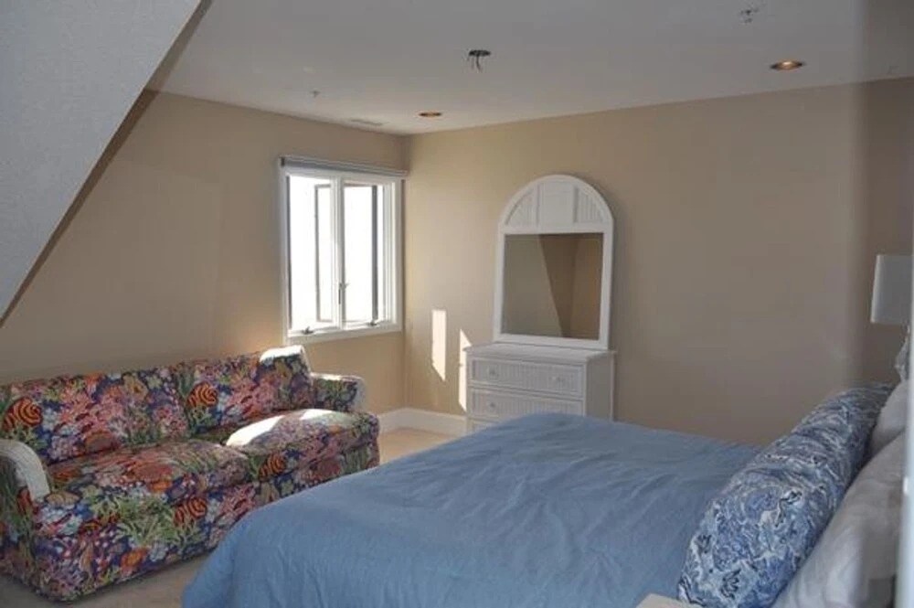 Kings Grant 17 By Long & Foster