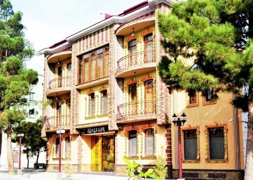 Hotel Shokhkand