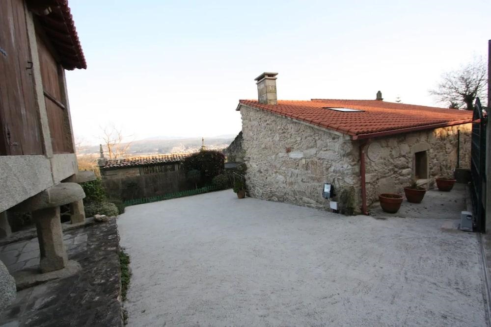 House - 5 Bedrooms - 107654