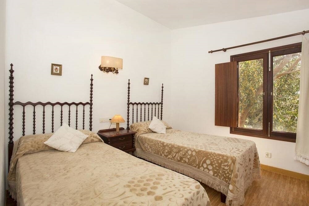 House - 2 Bedrooms with Sea views - 103213