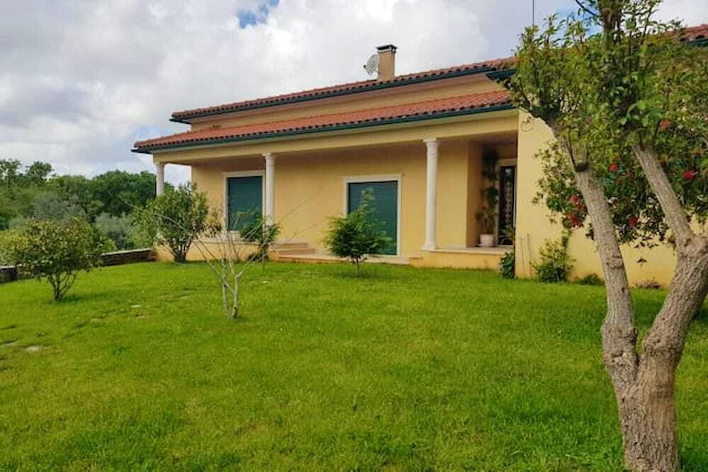 House With 4 Bedrooms in Leiria, With Enclosed Garden and Wifi