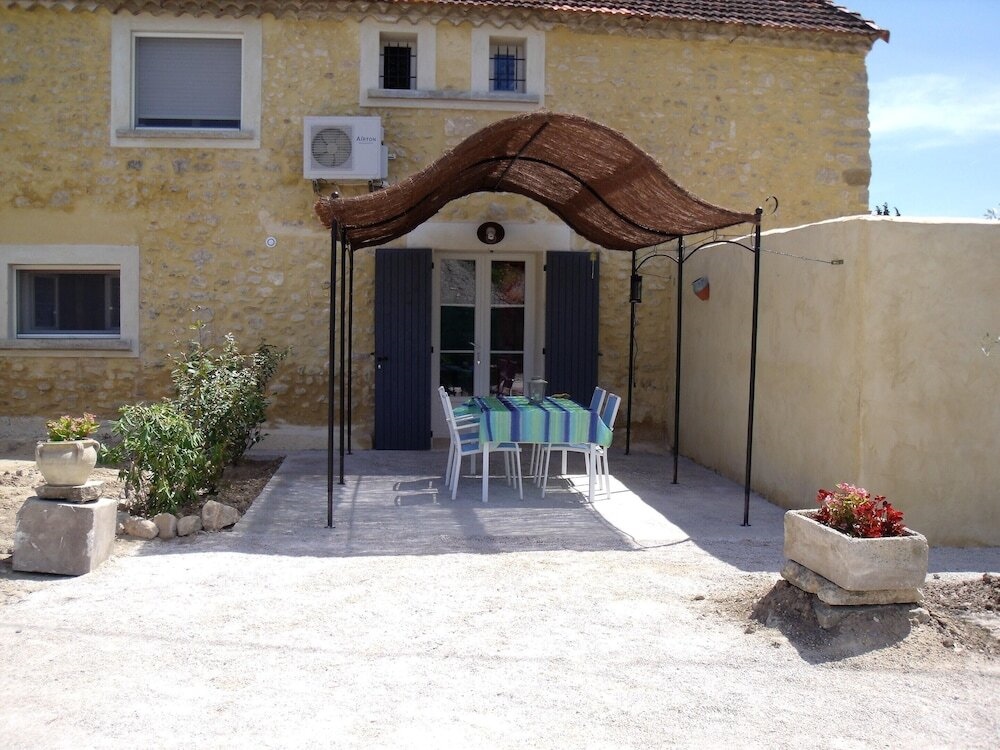House With 2 Bedrooms In Monteux With Shared Pool Enclosed Garden And Wifi 40 Km From The Slopes