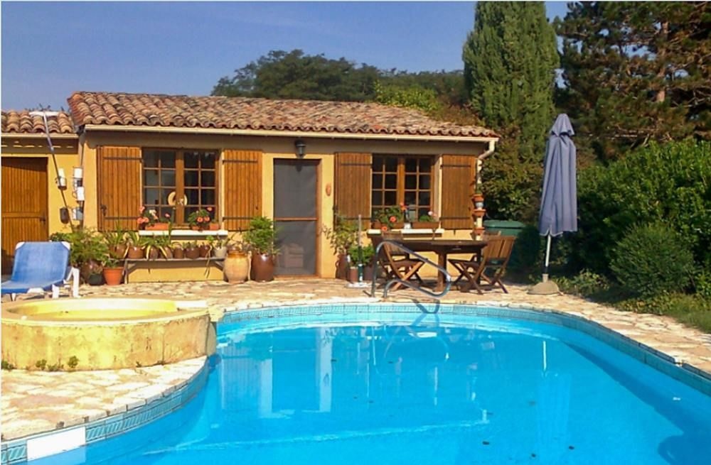 House With in Trémolat With Private Pool Enclosed Garden