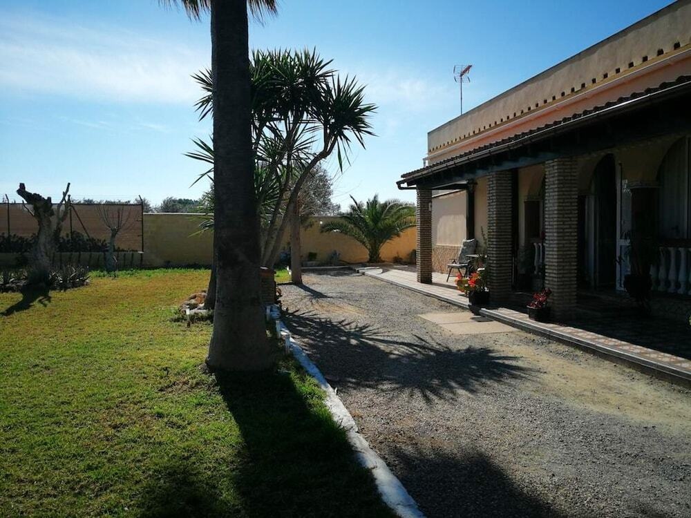 House With 2 Bedrooms In Utrera, With Enclosed Garden And Wifi - 65 Km From The Beach