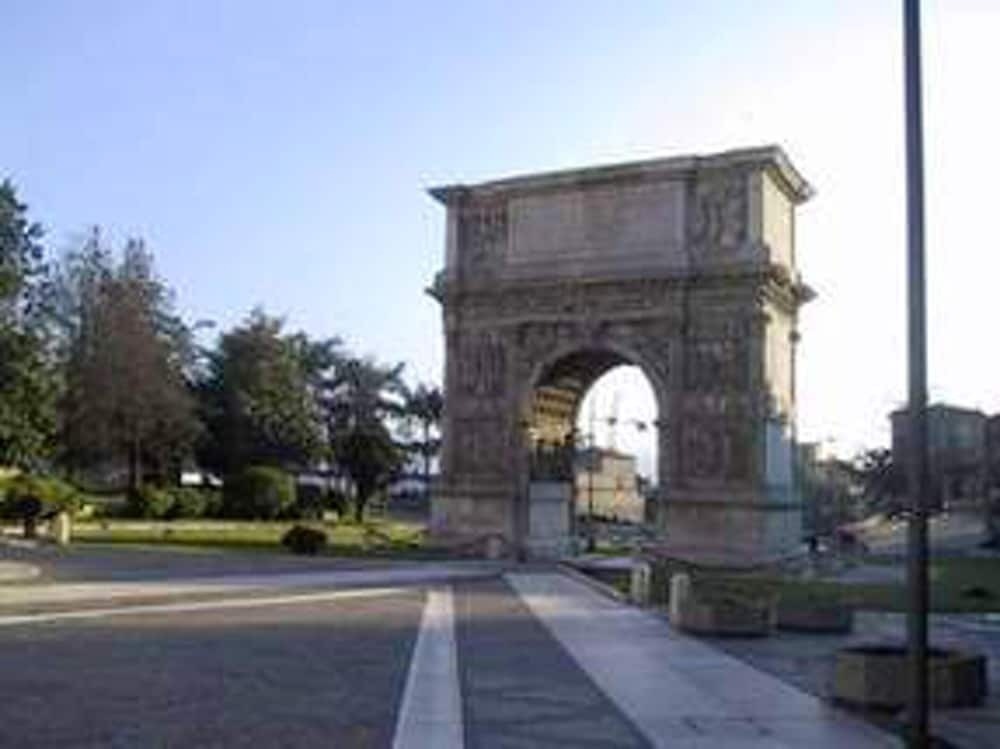 House With One Bedroom In Telese, With Shared Pool, Enclosed Garden And Wifi - 30 Km From The Slopes