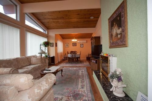 House Victoria Bed & Breakfast