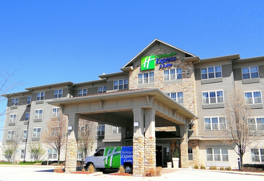 Holiday Inn Express & Suites Chicago West-Roselle by IHG