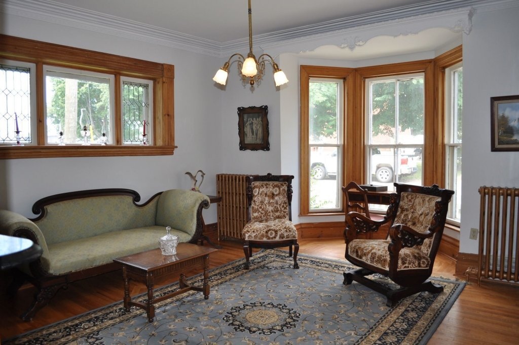 Holman's Heritage Suites