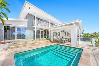 Hamptons Hideaway @ The Cove