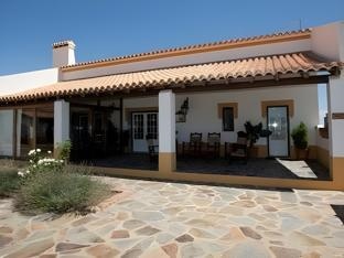 Herdade Naveterra Rural Lodge & Spa