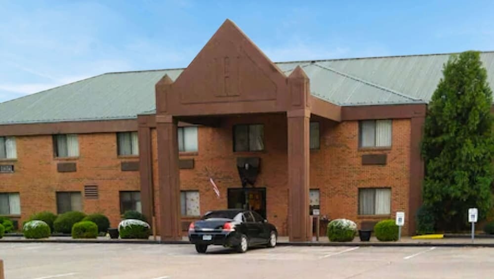 Heritage Place Inn & Suites
