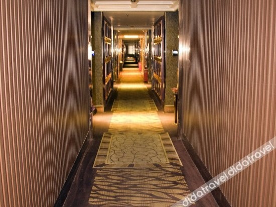 Huatang Shishang Hotel
