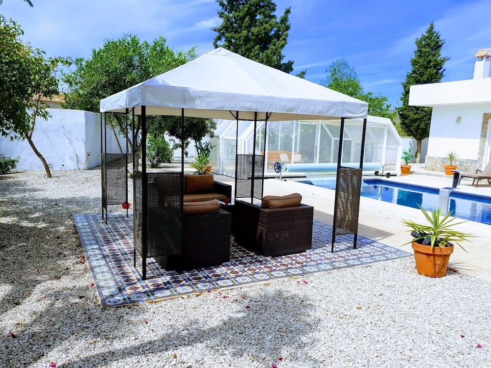 Impeccable 6-Bed Villa