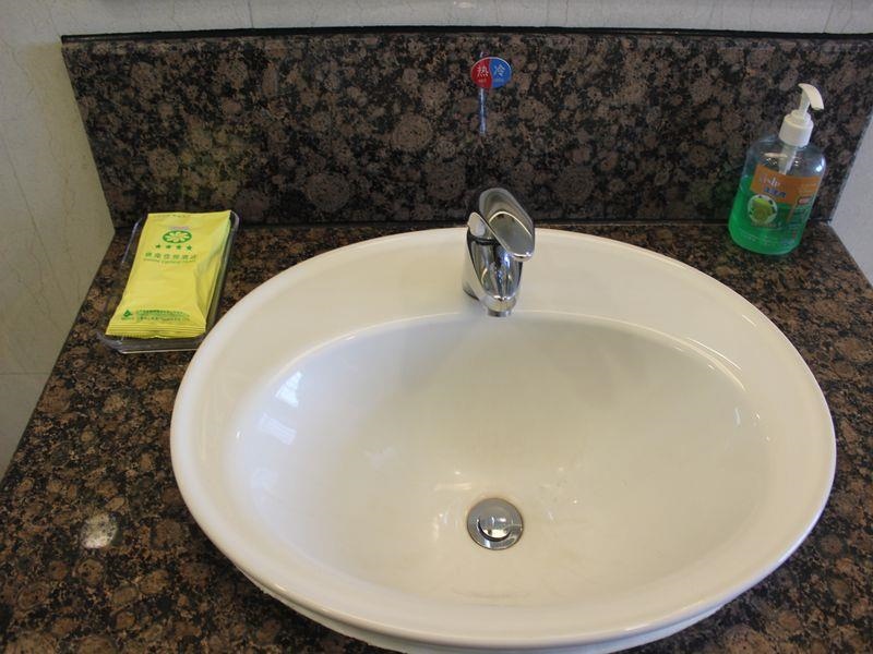 Inzone Garland Hotel