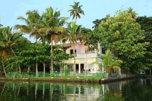 Orchid Lake View Homestay