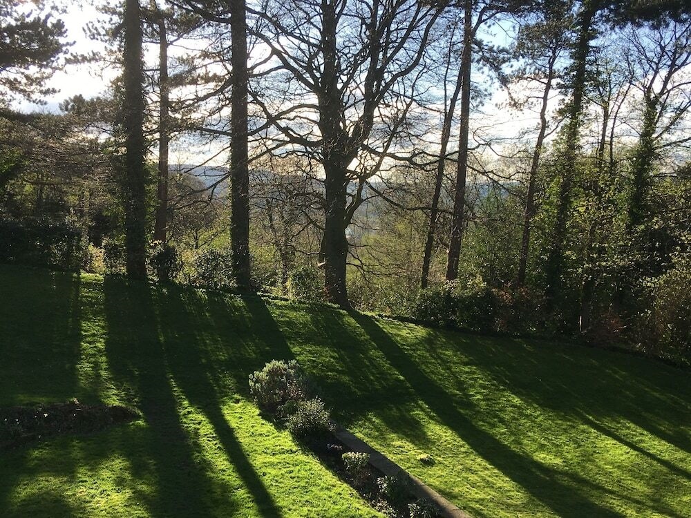 Otley Chevin B&B With Dining