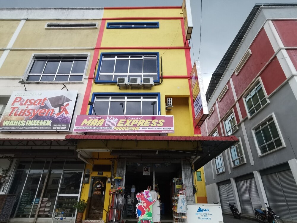 Oyo 89951 Maa Hari Hotel