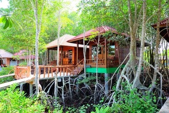 Lam Poh Beach Resort