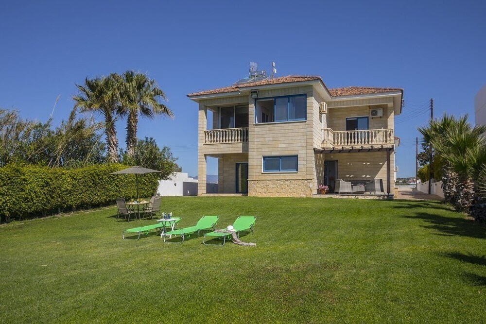 Lamaz Maroni Beachfront Villa