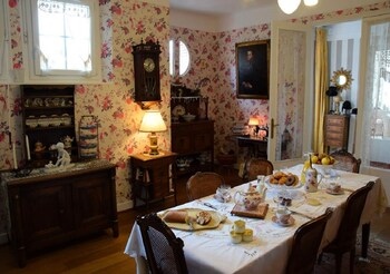 Le Domaine De La Cote Aux Chats