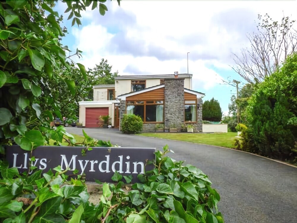 Llys Myrddin