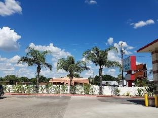 Luxury Inn & RV Park