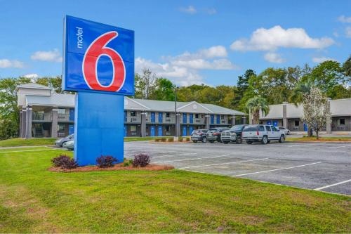 Motel 6 Moultrie, GA