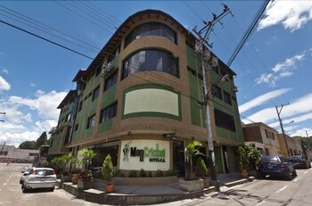 Mon Cricket Hotel