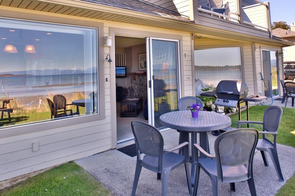 Madrona Beach Resort