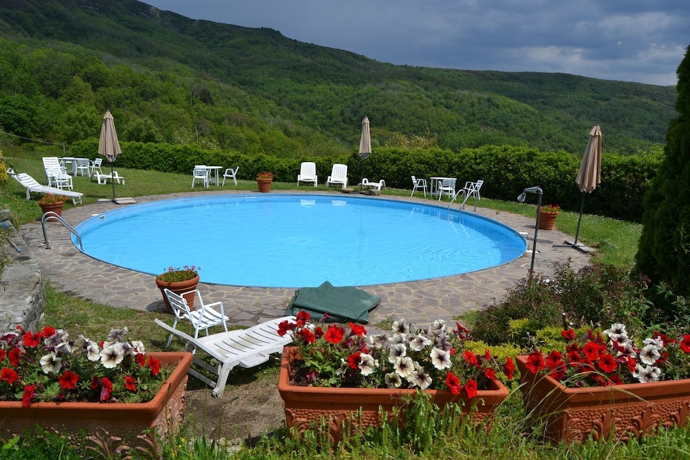 3 Rooms Flat Between Florence and Arezzo - Enjoy Italian Beauty!